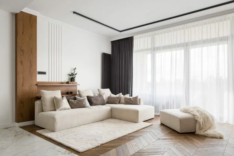 Wohnzimmer Beige: Beigefarbenes Sofa