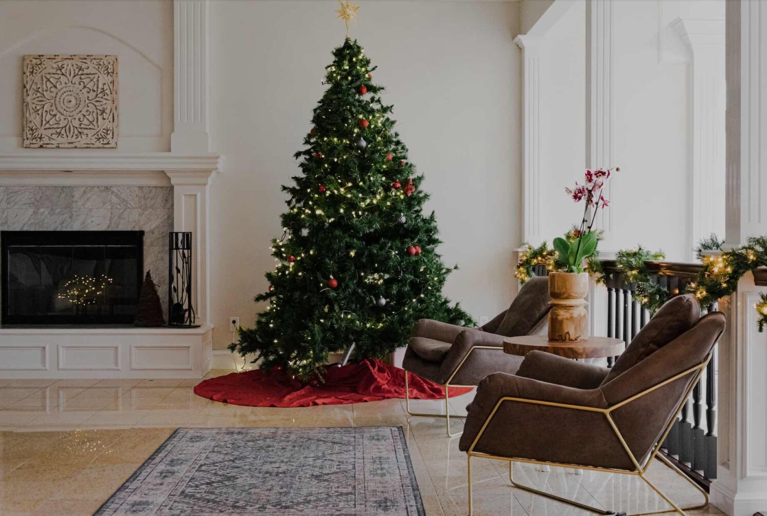 Weihnachtsbaum modern schmücken: 10 elegante Ideen