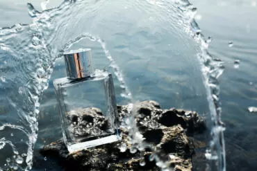 Parfum wie frisch geduscht: Flakon vor Meer