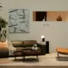 Dunkle Möbel kombinieren: Dunkles Sofa und Couchtisch im Wohnhzimmer