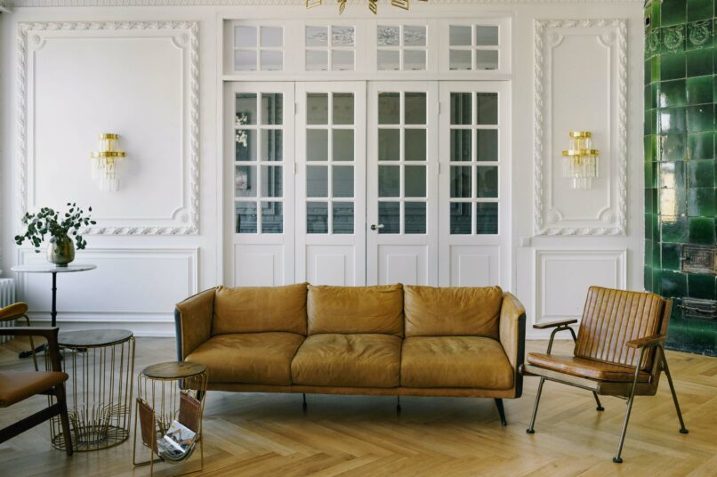 Allergiker-Sofa: Modernes Wohnzimmer mit Ledercouch
