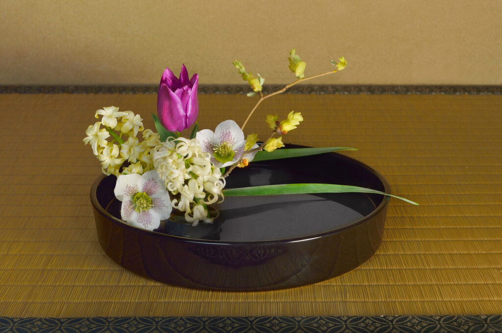 deko mit tulpen: Ikebana mit Tulpen