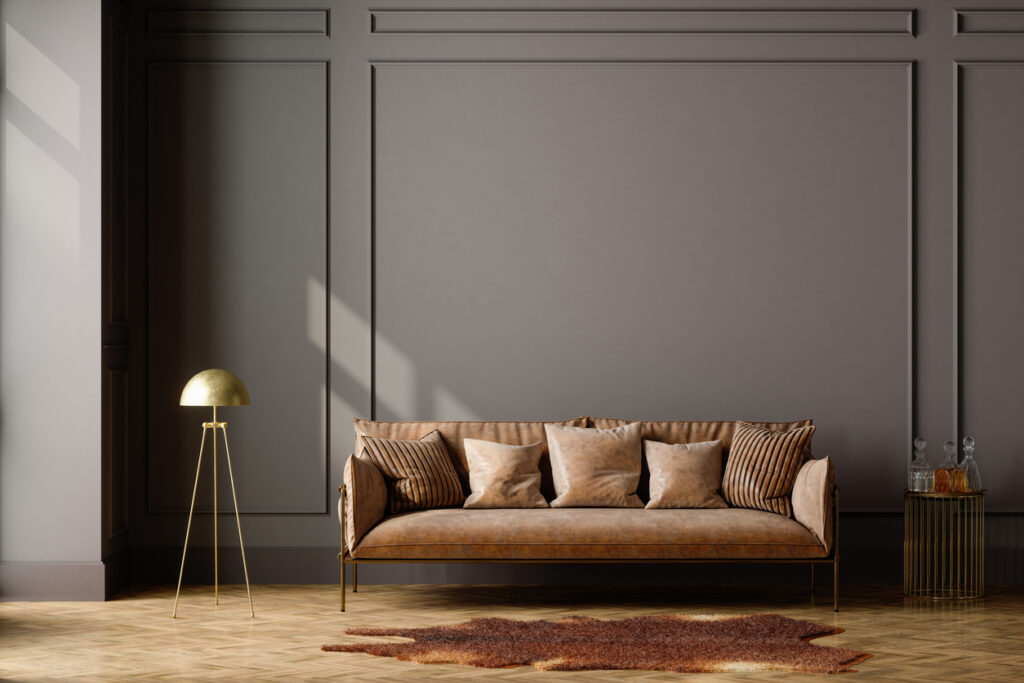 Welche Wandfarbe passt zur braunen Couch: Markantes Anthrazit