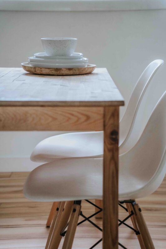 dänische Einrichtungsideen: Weiße Stühle