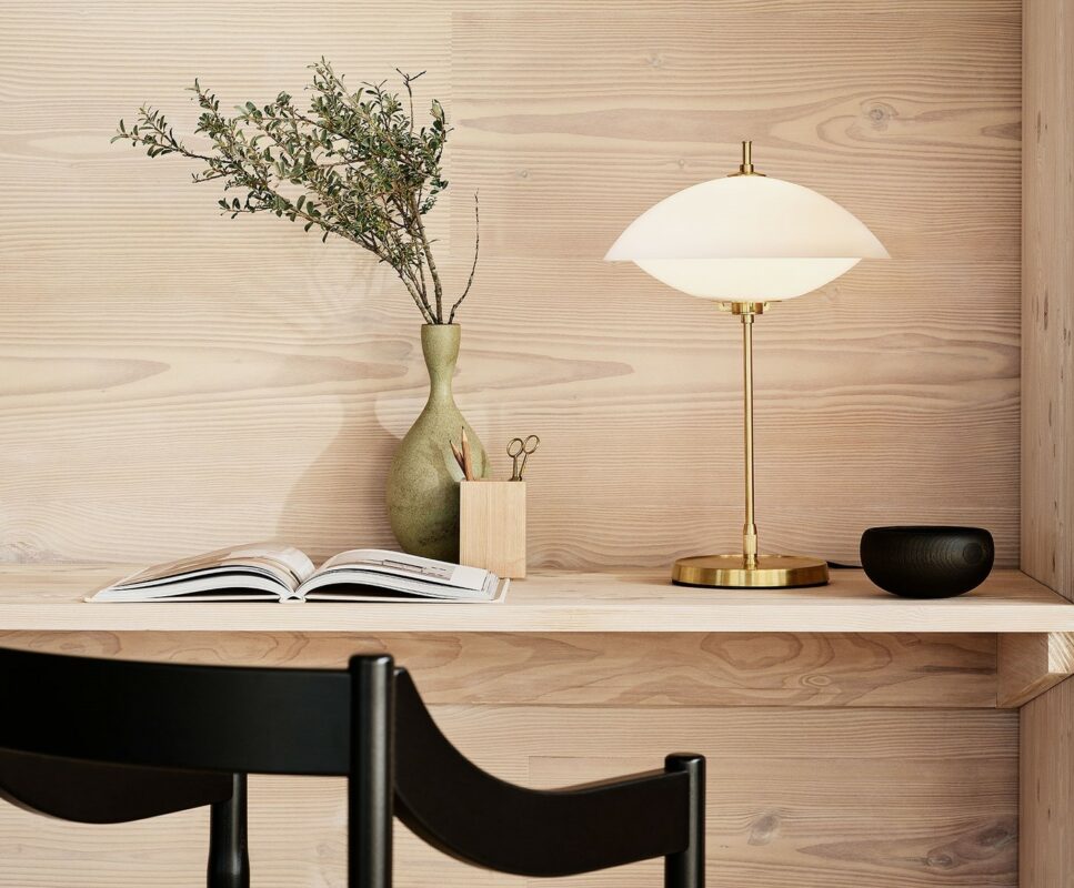 © Fritz Hansen – Clam Lampe Metallic