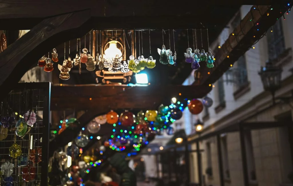 Weihnachtsmarkt-Ideen für den Verkauf: Baumschmuck